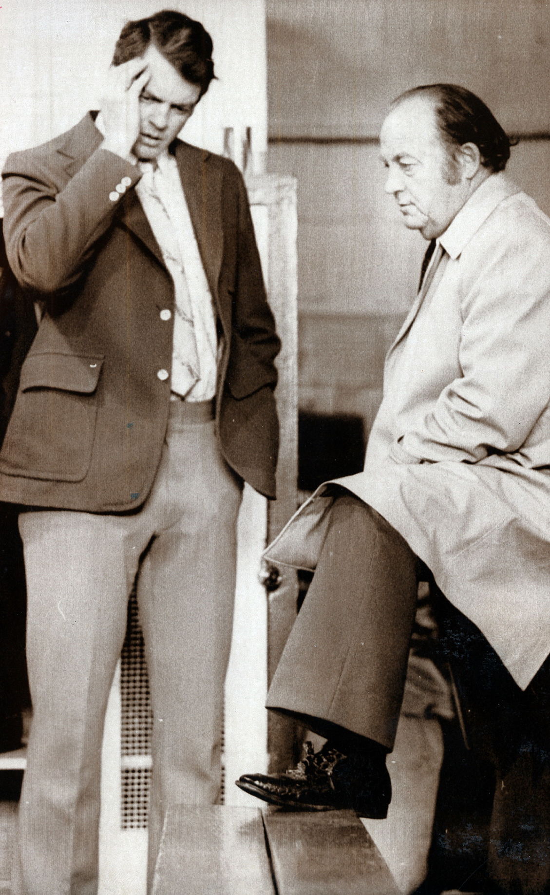 Bob Devaney, 1975